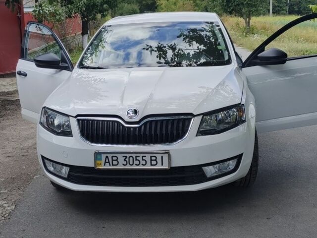 Белый Шкода Октавия, объемом двигателя 1.6 л и пробегом 64 тыс. км за 12995 $, фото 1 на Automoto.ua