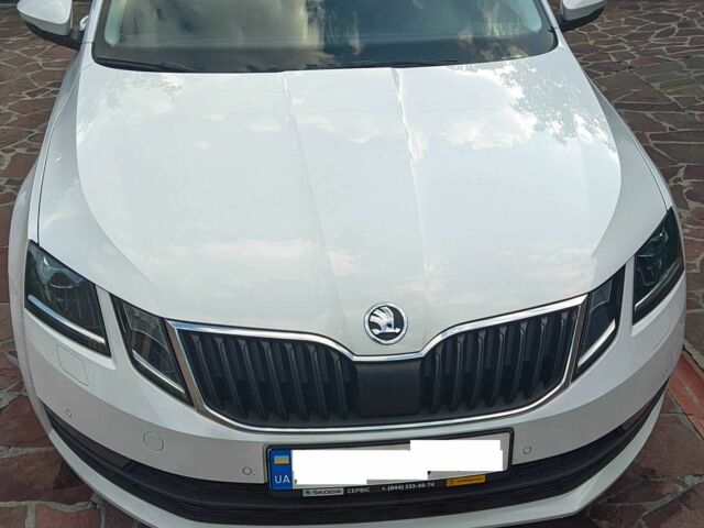 Білий Шкода Октавія, об'ємом двигуна 1.6 л та пробігом 205 тис. км за 12999 $, фото 1 на Automoto.ua