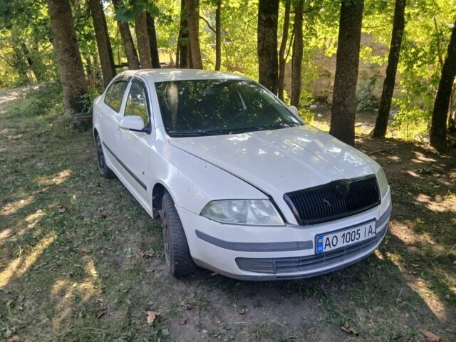 Білий Шкода Октавія, об'ємом двигуна 1.6 л та пробігом 260 тис. км за 3715 $, фото 1 на Automoto.ua