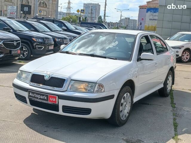 Белый Шкода Октавия, объемом двигателя 1.6 л и пробегом 205 тыс. км за 6290 $, фото 1 на Automoto.ua