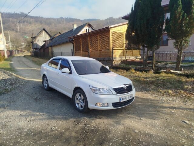 Белый Шкода Октавия, объемом двигателя 1.6 л и пробегом 300 тыс. км за 6700 $, фото 1 на Automoto.ua