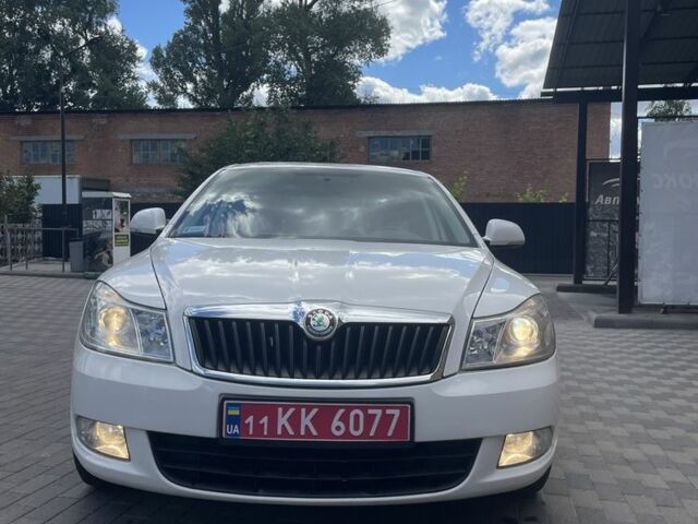 Белый Шкода Октавия, объемом двигателя 1.4 л и пробегом 214 тыс. км за 6200 $, фото 1 на Automoto.ua