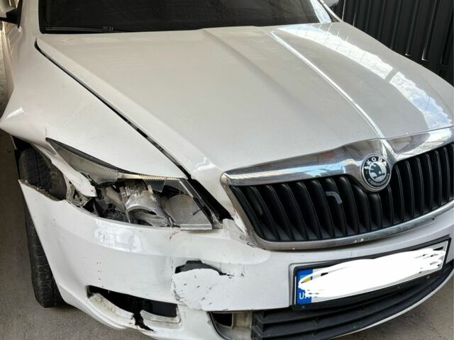 Білий Шкода Октавія, об'ємом двигуна 1.9 л та пробігом 190 тис. км за 3100 $, фото 1 на Automoto.ua