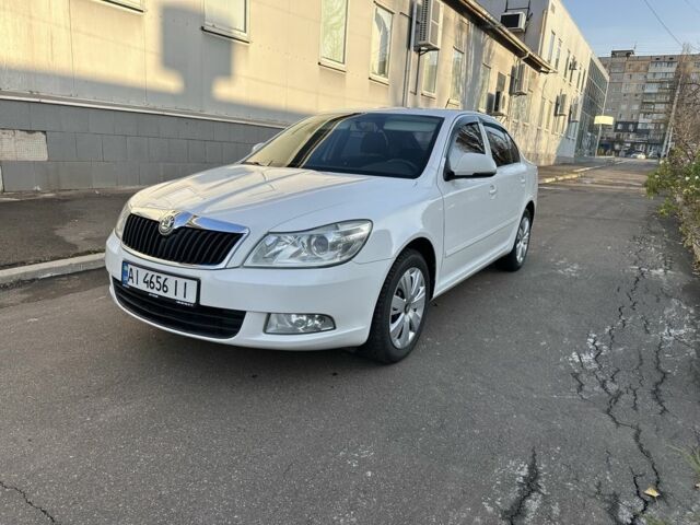 Белый Шкода Октавия, объемом двигателя 1.6 л и пробегом 228 тыс. км за 7700 $, фото 1 на Automoto.ua