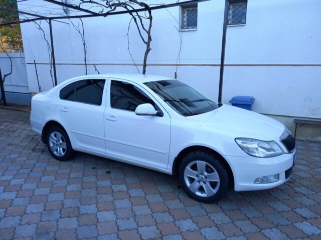 Білий Шкода Октавія, об'ємом двигуна 1.6 л та пробігом 205 тис. км за 7100 $, фото 1 на Automoto.ua