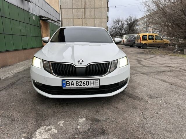 Белый Шкода Октавия, объемом двигателя 1.4 л и пробегом 210 тыс. км за 13500 $, фото 1 на Automoto.ua