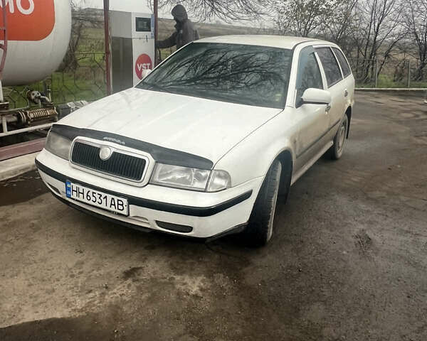 Білий Шкода Октавія, об'ємом двигуна 1.8 л та пробігом 290 тис. км за 2950 $, фото 1 на Automoto.ua