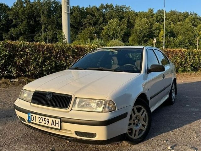 Білий Шкода Октавія, об'ємом двигуна 1.8 л та пробігом 348 тис. км за 2600 $, фото 1 на Automoto.ua
