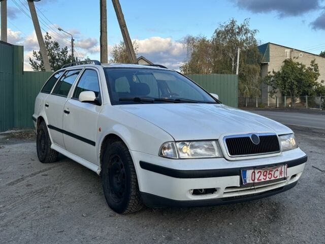 Білий Шкода Октавія, об'ємом двигуна 1.9 л та пробігом 320 тис. км за 2000 $, фото 1 на Automoto.ua