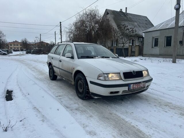 Белый Шкода Октавия, объемом двигателя 1.9 л и пробегом 320 тыс. км за 1950 $, фото 1 на Automoto.ua