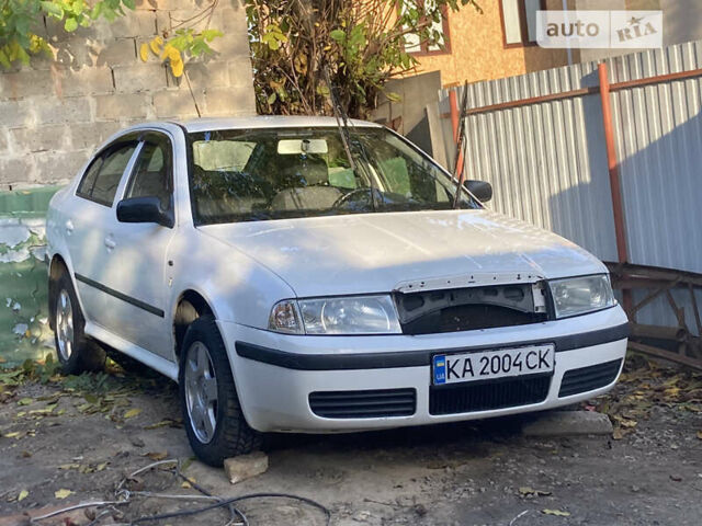 Белый Шкода Октавия, объемом двигателя 1.6 л и пробегом 245 тыс. км за 3500 $, фото 1 на Automoto.ua