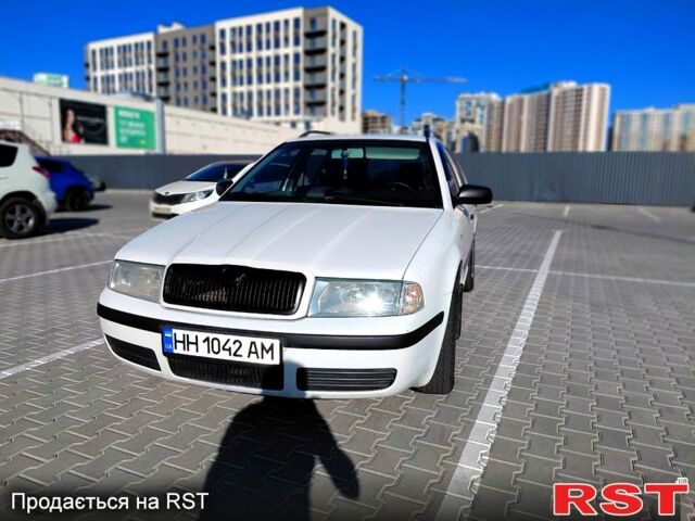 Белый Шкода Октавия, объемом двигателя 1.6 л и пробегом 100 тыс. км за 3650 $, фото 1 на Automoto.ua