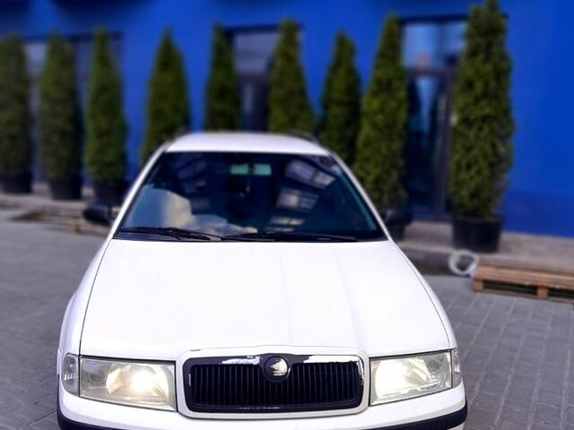 Белый Шкода Октавия, объемом двигателя 1.6 л и пробегом 340 тыс. км за 3750 $, фото 1 на Automoto.ua