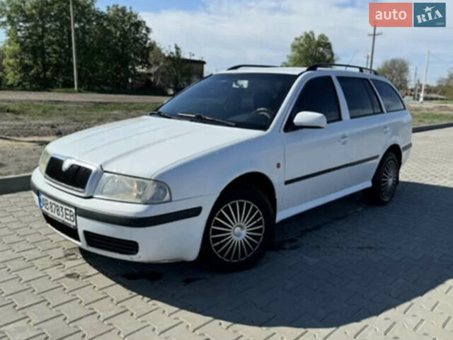 Белый Шкода Октавия, объемом двигателя 1.6 л и пробегом 404 тыс. км за 3500 $, фото 1 на Automoto.ua