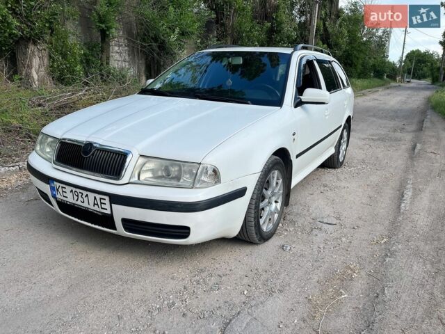 Білий Шкода Октавія, об'ємом двигуна 1.78 л та пробігом 220 тис. км за 4200 $, фото 1 на Automoto.ua