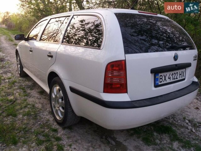 Белый Шкода Октавия, объемом двигателя 1.6 л и пробегом 192 тыс. км за 4700 $, фото 1 на Automoto.ua