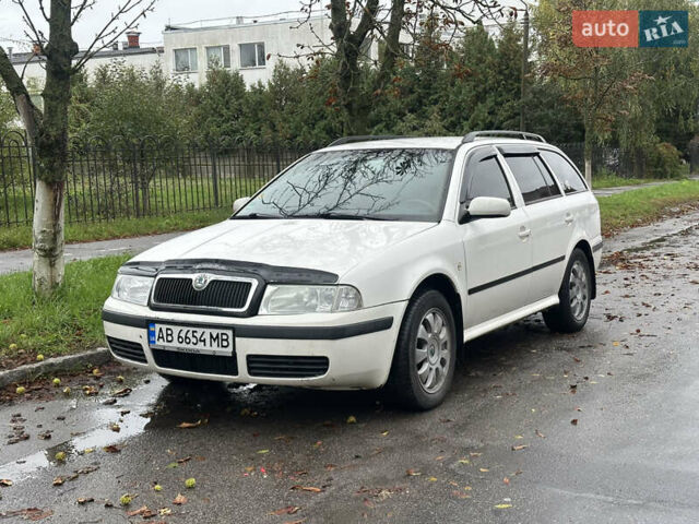 Білий Шкода Октавія, об'ємом двигуна 1.98 л та пробігом 254 тис. км за 4800 $, фото 1 на Automoto.ua