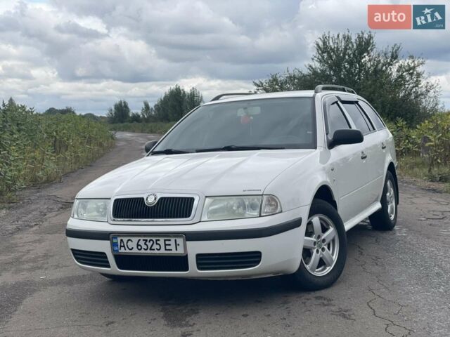 Белый Шкода Октавия, объемом двигателя 1.98 л и пробегом 301 тыс. км за 5500 $, фото 1 на Automoto.ua