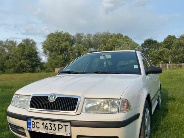 Белый Шкода Октавия, объемом двигателя 1.6 л и пробегом 290 тыс. км за 3500 $, фото 1 на Automoto.ua