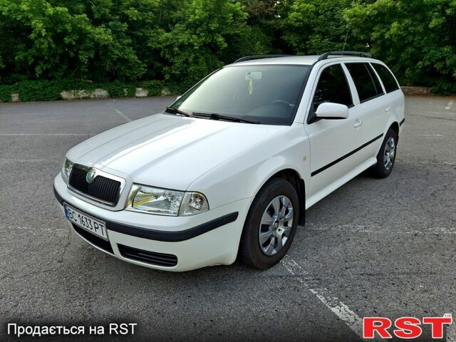 Білий Шкода Октавія, об'ємом двигуна 1.6 л та пробігом 247 тис. км за 4650 $, фото 1 на Automoto.ua