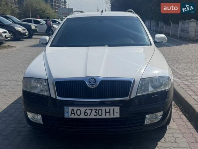 Белый Шкода Октавия, объемом двигателя 1.97 л и пробегом 302 тыс. км за 5300 $, фото 1 на Automoto.ua