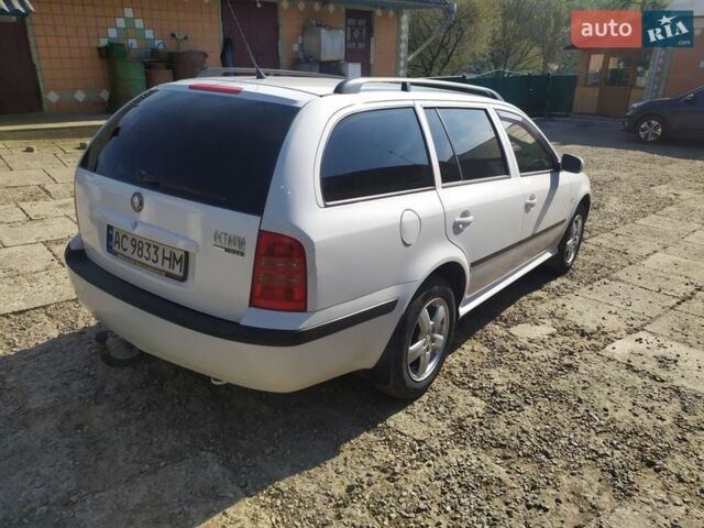 Белый Шкода Октавия, объемом двигателя 1.6 л и пробегом 351 тыс. км за 4599 $, фото 1 на Automoto.ua