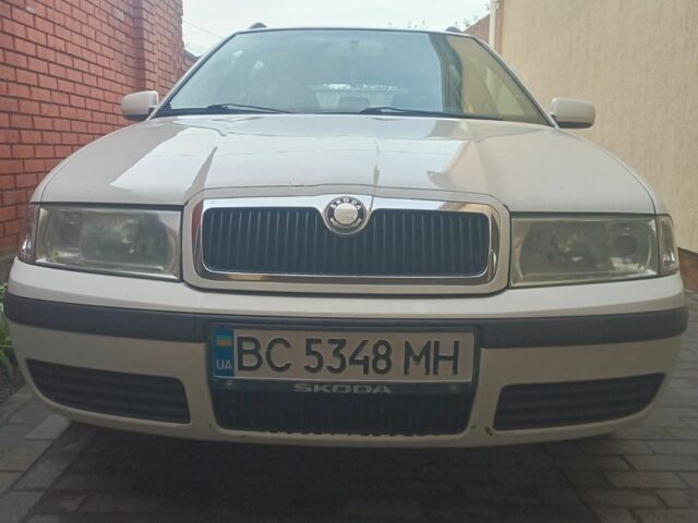 Белый Шкода Октавия, объемом двигателя 0 л и пробегом 301 тыс. км за 4500 $, фото 1 на Automoto.ua