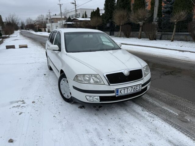 Білий Шкода Октавія, об'ємом двигуна 1.9 л та пробігом 300 тис. км за 2950 $, фото 1 на Automoto.ua