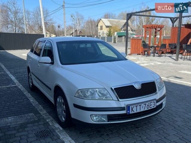 Белый Шкода Октавия, объемом двигателя 1.9 л и пробегом 300 тыс. км за 2950 $, фото 1 на Automoto.ua