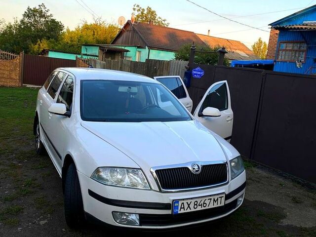 Белый Шкода Октавия, объемом двигателя 1.6 л и пробегом 235 тыс. км за 5300 $, фото 1 на Automoto.ua
