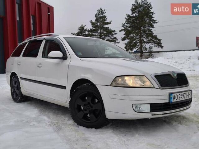 Белый Шкода Октавия, объемом двигателя 1.9 л и пробегом 327 тыс. км за 4900 $, фото 1 на Automoto.ua