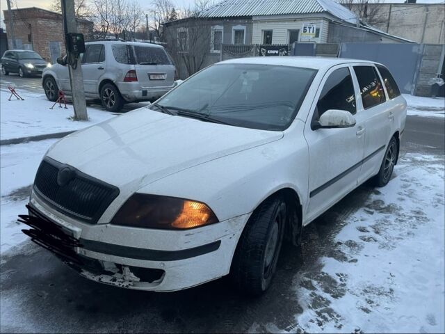 Белый Шкода Октавия, объемом двигателя 1.8 л и пробегом 250 тыс. км за 2000 $, фото 1 на Automoto.ua
