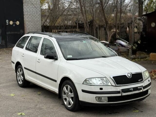 Білий Шкода Октавія, об'ємом двигуна 0 л та пробігом 300 тис. км за 3250 $, фото 1 на Automoto.ua