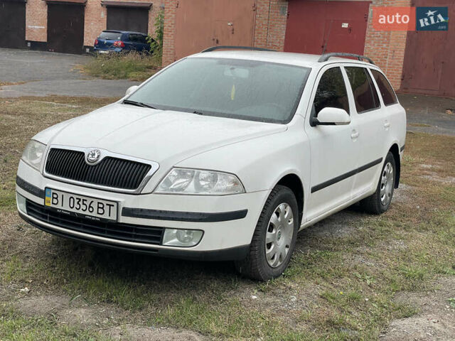Белый Шкода Октавия, объемом двигателя 1.6 л и пробегом 221 тыс. км за 6200 $, фото 1 на Automoto.ua