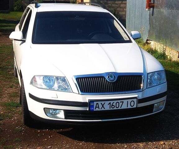 Белый Шкода Октавия, объемом двигателя 1.6 л и пробегом 212 тыс. км за 7800 $, фото 1 на Automoto.ua