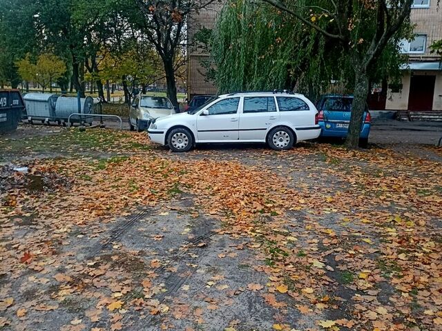 Шкода Октавия 2007 в Харькове на Automoto.ua Белый Шкода Октавия, объемом двигателя 1.6 л и пробегом 257 тыс. км за 5200 $, фото 1 на Automoto.ua