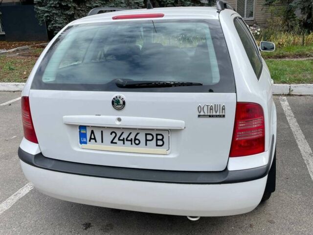 Білий Шкода Октавія, об'ємом двигуна 1.6 л та пробігом 250 тис. км за 5700 $, фото 1 на Automoto.ua