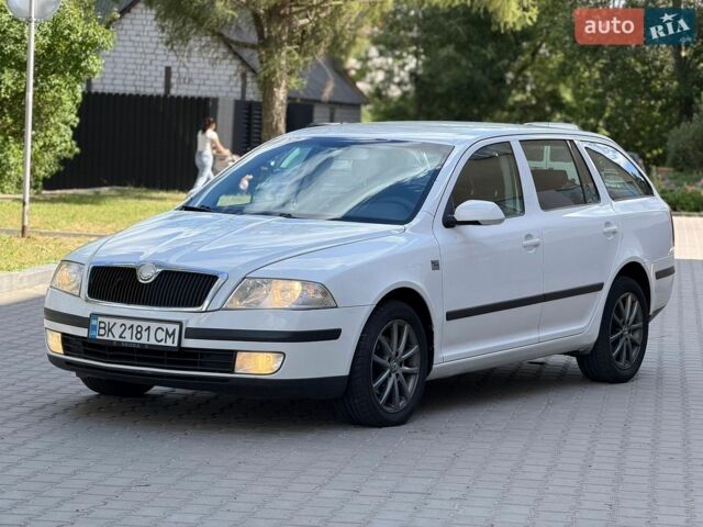 Білий Шкода Октавія, об'ємом двигуна 1.9 л та пробігом 258 тис. км за 5200 $, фото 1 на Automoto.ua