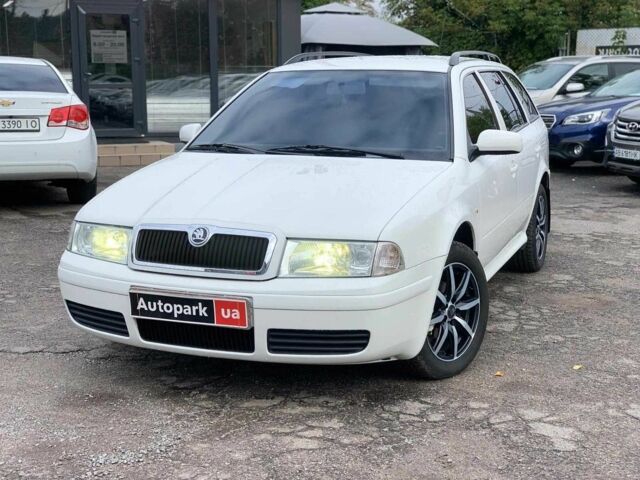 Белый Шкода Октавия, объемом двигателя 1.6 л и пробегом 168 тыс. км за 5940 $, фото 1 на Automoto.ua