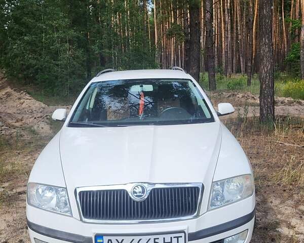 Білий Шкода Октавія, об'ємом двигуна 1.8 л та пробігом 219 тис. км за 7000 $, фото 1 на Automoto.ua