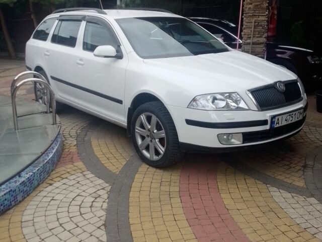 Белый Шкода Октавия, объемом двигателя 2 л и пробегом 250 тыс. км за 5700 $, фото 1 на Automoto.ua