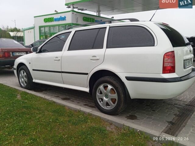 Белый Шкода Октавия, объемом двигателя 1.6 л и пробегом 256 тыс. км за 5500 $, фото 1 на Automoto.ua