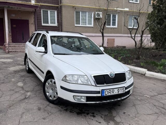 Белый Шкода Октавия, объемом двигателя 1.9 л и пробегом 320 тыс. км за 2300 $, фото 1 на Automoto.ua
