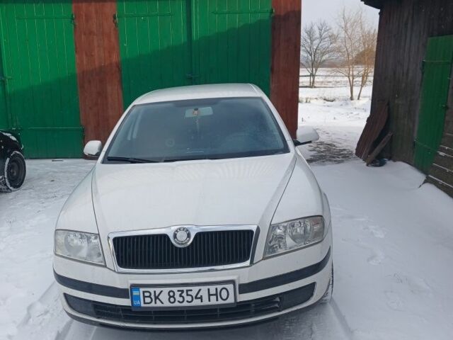 Белый Шкода Октавия, объемом двигателя 2 л и пробегом 284 тыс. км за 6500 $, фото 1 на Automoto.ua