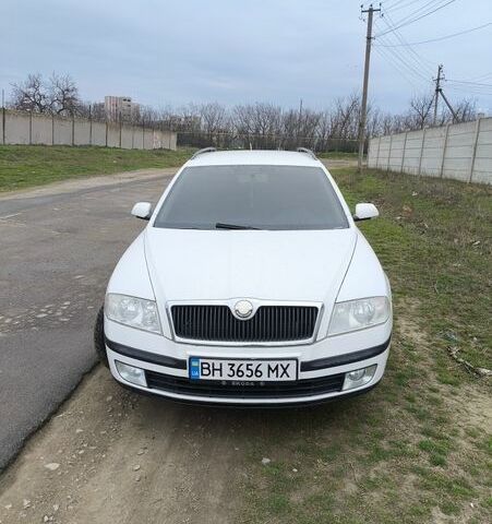 Белый Шкода Октавия, объемом двигателя 1.8 л и пробегом 198 тыс. км за 6500 $, фото 1 на Automoto.ua
