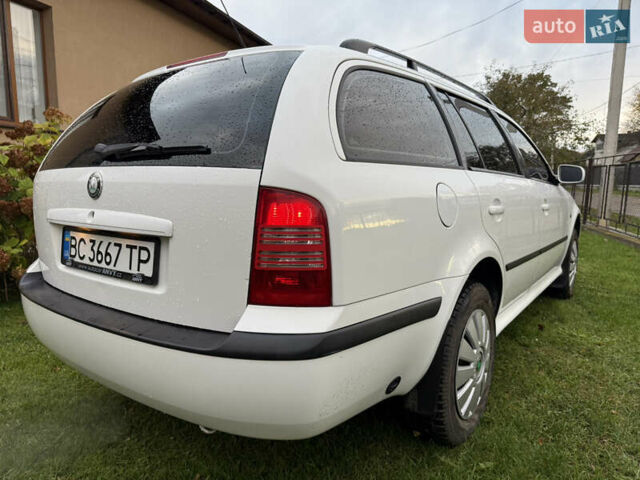 Белый Шкода Октавия, объемом двигателя 1.6 л и пробегом 287 тыс. км за 3850 $, фото 1 на Automoto.ua