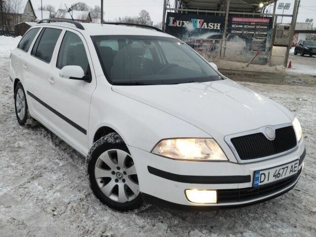 Білий Шкода Октавія, об'ємом двигуна 2 л та пробігом 23 тис. км за 6500 $, фото 1 на Automoto.ua