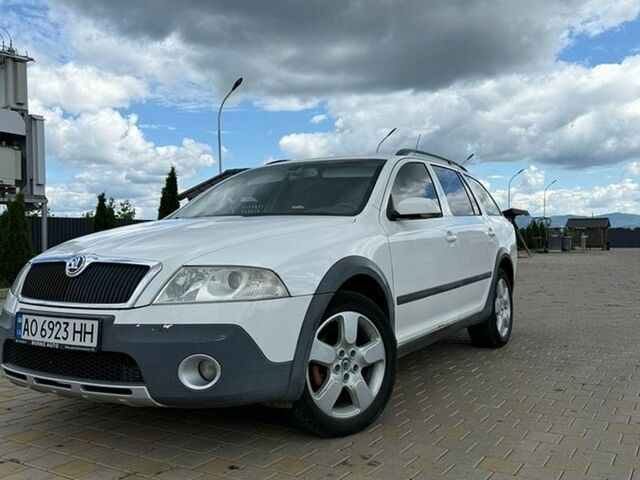 Білий Шкода Октавія, об'ємом двигуна 1.98 л та пробігом 252 тис. км за 4999 $, фото 1 на Automoto.ua