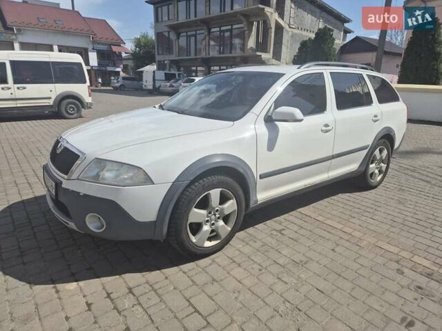 Белый Шкода Октавия, объемом двигателя 1.98 л и пробегом 239 тыс. км за 5800 $, фото 1 на Automoto.ua