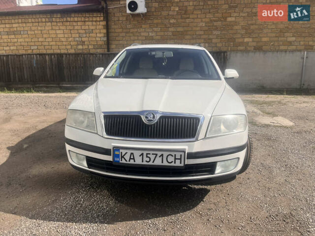 Білий Шкода Октавія, об'ємом двигуна 1.6 л та пробігом 358 тис. км за 6000 $, фото 1 на Automoto.ua